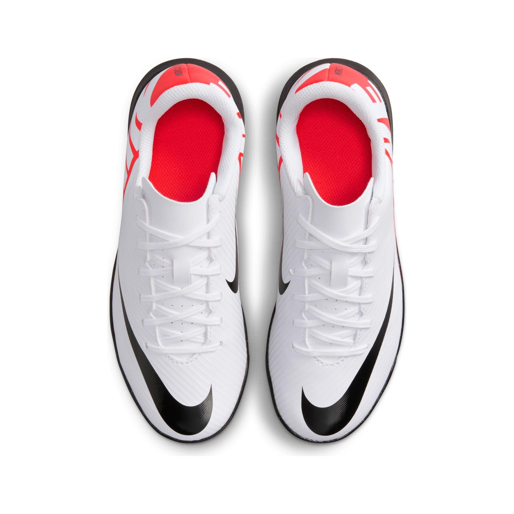 Botas de fútbol para niños Nike Mercurial Vapor 15 Club Turf