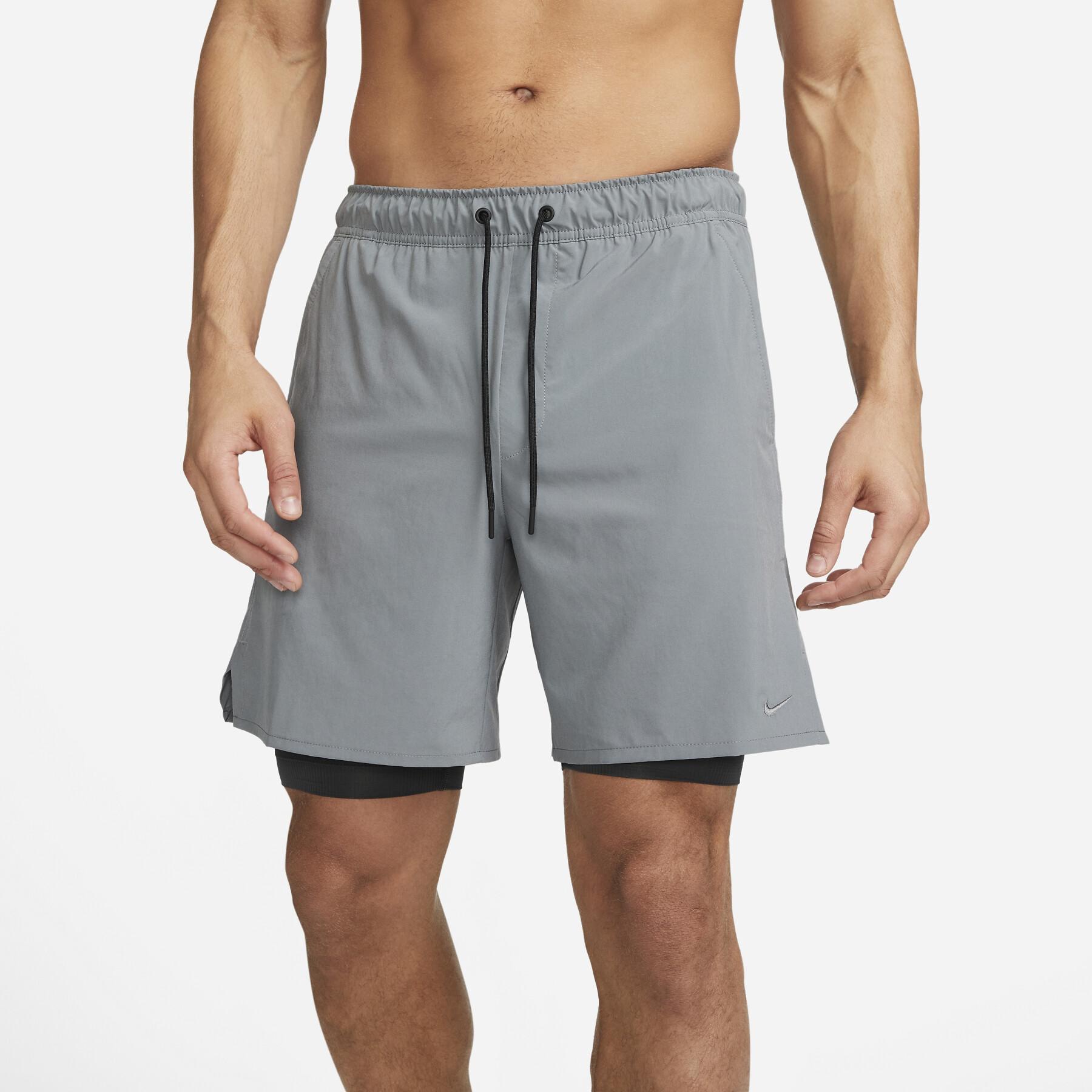 Pantalón corto tejido 2 en 1 Nike Dri-Fit Unlimited 7 "