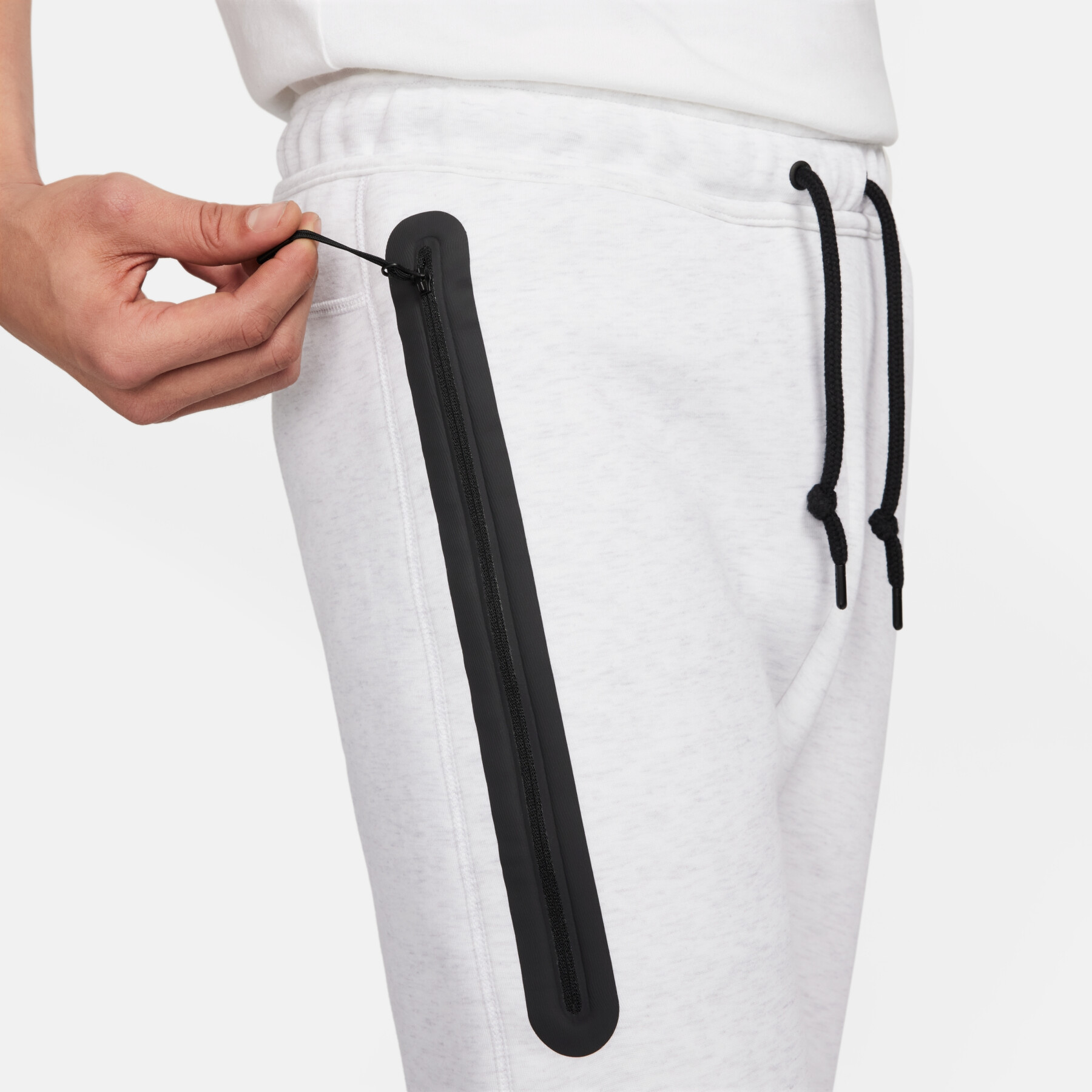 Pantalón de chándal slim-fit Nike Tech Fleece