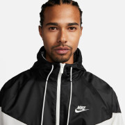 Chaqueta impermeable con capucha Nike Windrunner