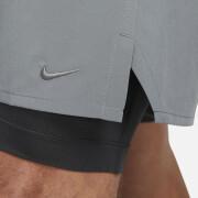 Pantalón corto tejido 2 en 1 Nike Dri-Fit Unlimited 7 "
